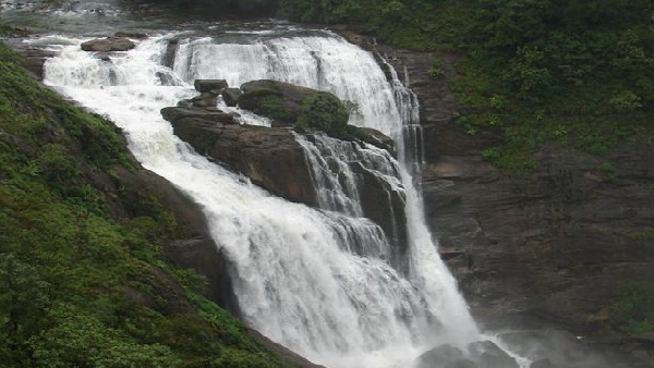 ಮಲಳ್ಳಿ ಜಲಪಾತ ನೋಡಲು ಜನ ಸಾಗರ
