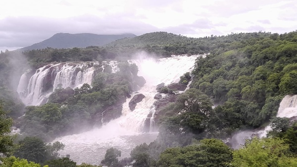 Thousands of Tourists visites Gaganachukki and Barachukki Falls Thousands of Tourists visites Gaganachukki and Barachukki Falls