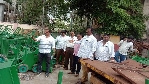 ಮಾರಾಟ ಮಾಡಲಿ. ಇಲ್ಲದಿದ್ದರೆ ಜನರಿಗೆ ಉಚಿತವಾಗಿ ನೀಡಲಿ