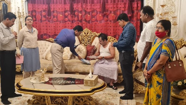 ಬಿಜೆಪಿಗೆ ಧಿಕ್ಕಾರ ಕೂಗುತ್ತಿರುವ ಬೆಂಬಲಿಗರು
