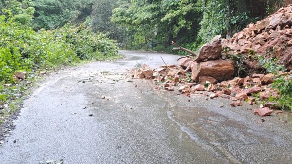 ಸಂಚಾರಕ್ಕೆ ಪರದಾಟ