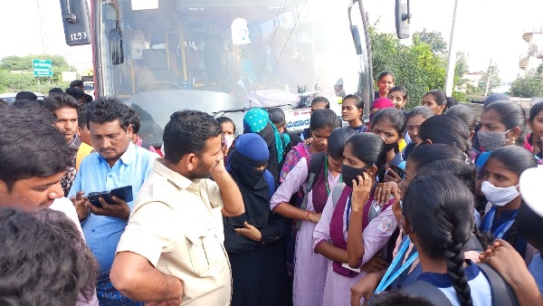 ವಿದ್ಯಾರ್ಥಿಗಳ ಪರದಾಟ