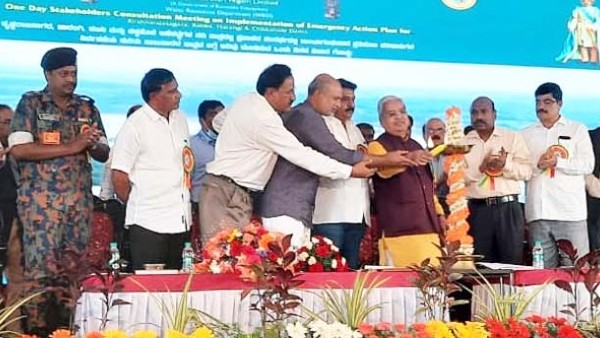 JDS MLAs slams Mandya MP Sumalatha for not attend meeting held in Srirangapatna JDS MLAs slams Mandya MP Sumalatha for not attend meeting held in Srirangapatna