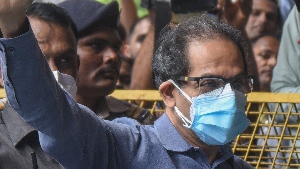 Maharashtra Politics: Supreme Court to Hear Uddhav Thackeray vs Eknath Shinde Case on Wednesday Maharashtra Politics: Supreme Court to Hear Uddhav Thackeray vs Eknath Shinde Case on Wednesday