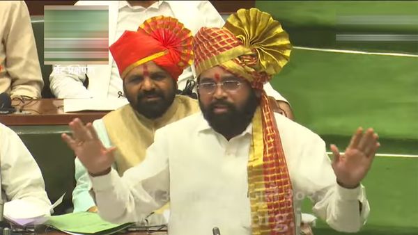 ಸರ್ಕಾರವನ್ನು ಅಭಿನಂದಿಸಿದ ಡಿಸಿಎಂ ಫಡ್ನವೀಸ್