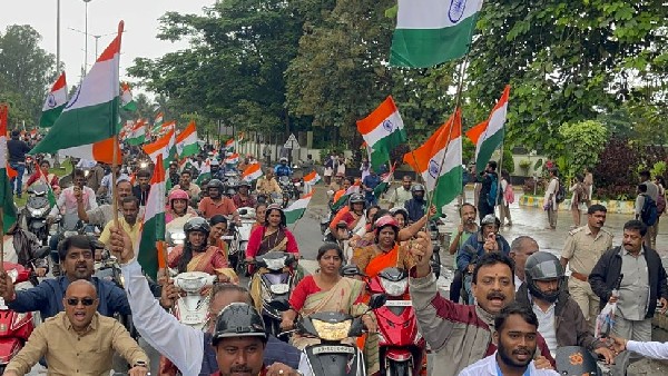 BJP leaders bike rally without helmet in Shimoga BJP leaders bike rally without helmet in Shimoga
