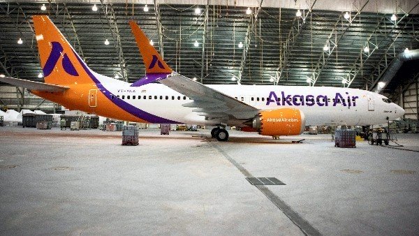 Akasa Airs first flight takes off from Mumbai to Ahmedabad Akasa Airs first flight takes off from Mumbai to Ahmedabad