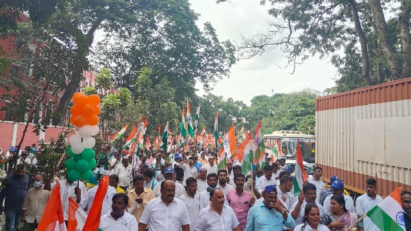 Congress Freedom march: Bengaluru traffic Jam Congress Freedom march: Bengaluru traffic Jam