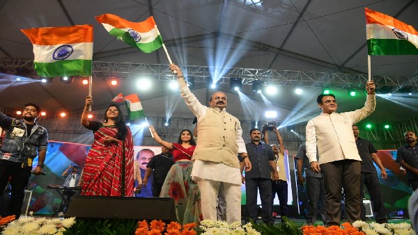 CM Basavaraj Bommai Flag Hoisting in Bengaluru Malleshwaram at Midnight CM Basavaraj Bommai Flag Hoisting in Bengaluru Malleshwaram at Midnight