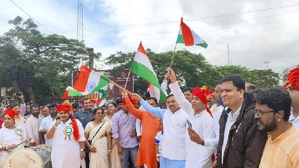 Prahlad Joshi recalled the struggle for hoisting the flag at Hubli Idgah Maidan Prahlad Joshi recalled the struggle for hoisting the flag at Hubli Idgah Maidan