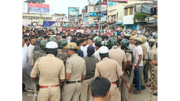 ಆಸಿಫ್ ಮತ್ತು ಆತನ ಸಹಚರರ ವಿರುದ್ಧ ದೂರು