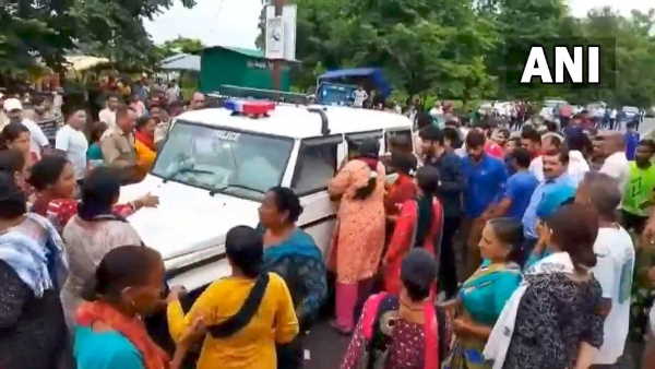 ಅಂಕಿತಾ ವನಂತ್ರಾ ರೆಸಾರ್ಟ್ನಲ್ಲಿ ಸ್ವಾಗತಕಾರಿಣಿ