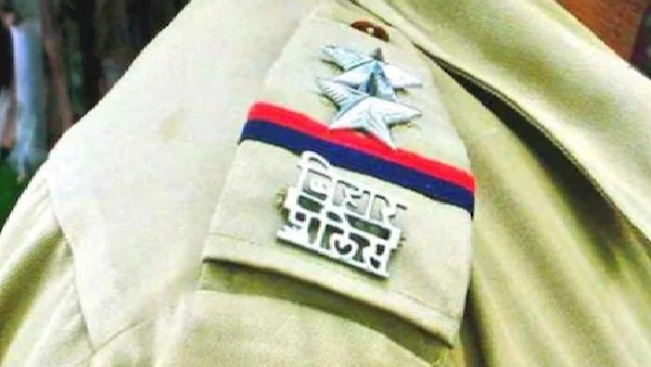 ರಾಷ್ಟ್ರಧ್ವಜ ಹಿಡಿದ ಪ್ರತಿಭಟನಾಕರನ ಮೇಲೆ ಲಾಠಪ್ರಯೋಗ