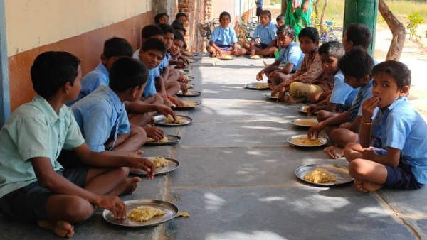 ಜಿಲ್ಲೆಯ ಶಾಲಾ ಶಿಕ್ಷಕರ ಜೀವನ ಮೂರಾಬಟ್ಟೆ