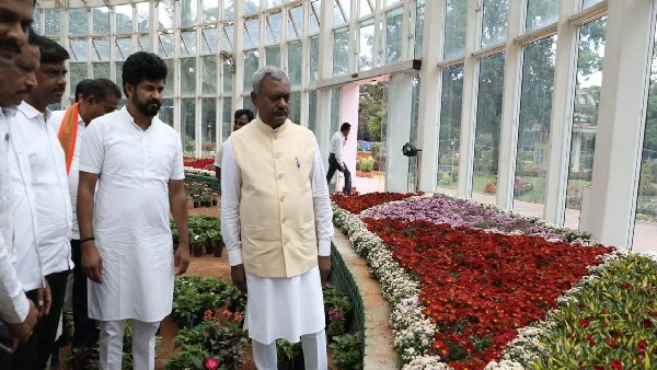 ಪ್ರಮೋದಾದೇವಿ ಅವರನ್ನು ಆಹ್ವಾನಿಸಿದ ಸಚಿವ