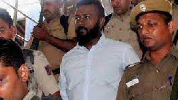 'Money' ಮ್ಯಾನ್ ನೋಡಲು ಜೈಲಿಗೆ ಮಾಡೆಲ್ಸ್!