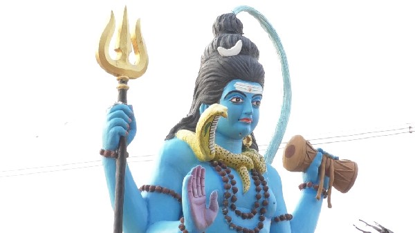 ಜನರ ಆರಾಧ್ಯನಾದ ನಾಗಲಿಂಗೇಶ್ವರ