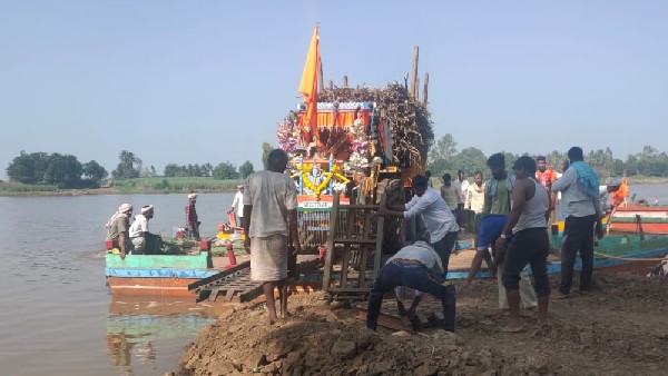 Jamkhandi; Kankanwadi farmers to use boats for transport sugarcane Jamkhandi; Kankanwadi farmers to use boats for transport sugarcane