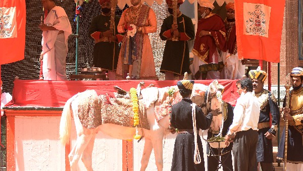 ಯದುವೀರರಿಂದ ಆಯುಧ ಪೂಜೆ