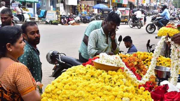 ಗಗನಕ್ಕೇರಿದ ತರಕಾರಿ ಬೆಲೆ, ಜನರು ಕಾಂಗಾಲು