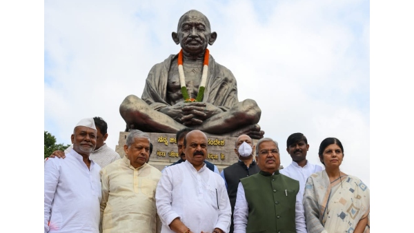 ಗಾಂಧೀಜಿ ತೆರೆದ ಪುಸ್ತಕ