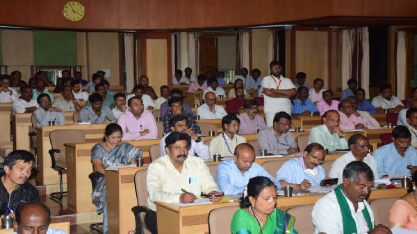 ಕಲಘಟಗಿ ತಹಶೀಲ್ದಾರ್ಗೆ ಜೋಶಿ ಎಚ್ಚರಿಕೆ