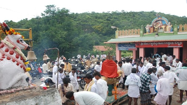 ಮಹಿಳೆಯರೊಂದಿಗೆ ತೆರಳಿ ಮೌಢ್ಯ ಮುರಿದಿದ್ದ ಮುರುಘಾ ಶ್ರೀ
