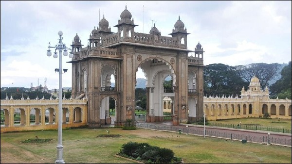 ಆನೆ ಬಾಗಿಲು ವಿಶೇಷ