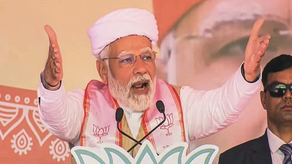 PM Modi targets Rahul for walking with Medha Patkar during Bharat Jodo Yatra PM Modi targets Rahul for walking with Medha Patkar during Bharat Jodo Yatra