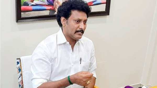 ವಿಶ್ವನಾಥನ್ ಆನಂದ್, ಟಿಎಂ ಕೃಷ್ಣ ಸದಸ್ಯರು
