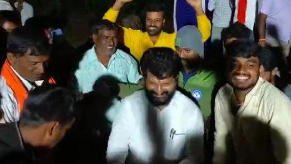 MLA CT Ravi dance at yuvasanje program of Lakkammanahalli MLA CT Ravi dance at yuvasanje program of Lakkammanahalli