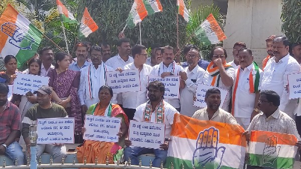 ಬೇಕಾದವರಿಗೆ ಲಂಚ ಪಡೆದು ಟೆಂಡರ್