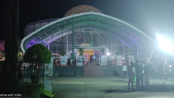 ಹೂವಿನಲ್ಲಿ ತಯಾರಾದ ಕಲಾಕೃತಿಗಳು