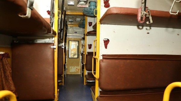Bharat Gaurav Kashi Darshan Train Yatra on Nov 11, Green signal from PM Modi Bharat Gaurav Kashi Darshan Train Yatra on Nov 11, Green signal from PM Modi