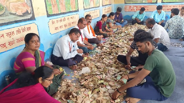 American Dollars found in Anjanadri Temple Hundi American Dollars found in Anjanadri Temple Hundi