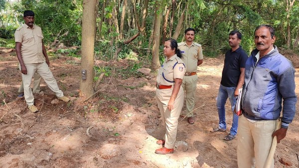 ಕಾರ್ಯಾಚರಣೆಗೆ ಅಡ್ಡಿಯಾಗಿದ್ದ ಗಿಡಗಳ ತೆರವು