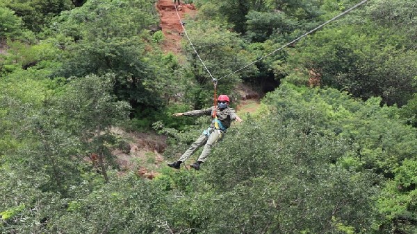 ಜಿಪ್ ಲೈನ್ ಸಾಹಸ ಕ್ರೀಡೆ