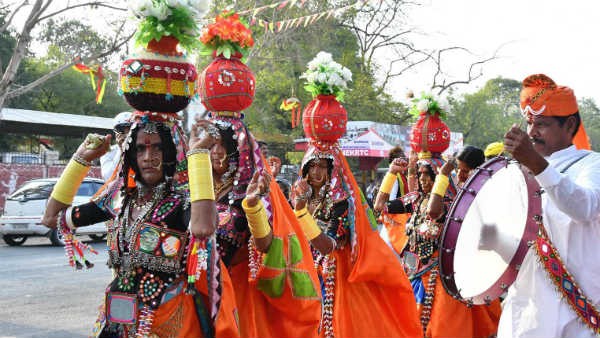 ಜಾನಪದ ಪರಿಷತ್ತಿನಿಂದ ಅನುದಾನ