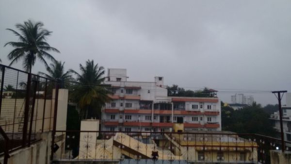 IMD Issues Light Rain Showers For Karnataka For Three Days IMD Issues Light Rain Showers For Karnataka For Three Days