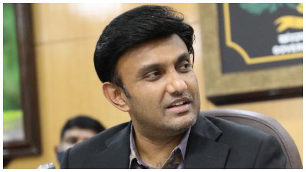 Covid pandemic not over Yet says Karnataka Health Minister sudhakar Covid pandemic not over Yet says Karnataka Health Minister sudhakar