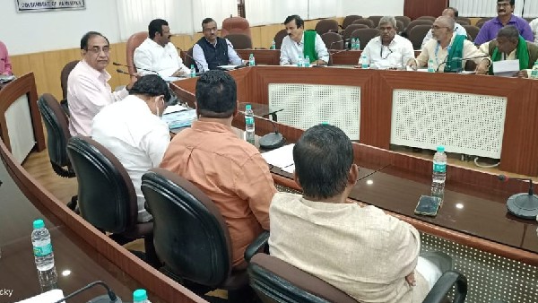 ಪ್ರತಿ ಎಕರೆ ಕಬ್ಬು ಬೆಳೆಗಾರರಿ 5,000 ಸಹಾಯಧನ