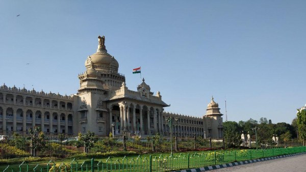 ವೇತನ ಕಡಿತಕ್ಕೆ ಅಸಮಾಧಾನ