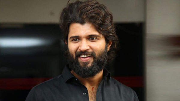 Liger Actor Vijay Deverakonda Spends The Day With Enforcement Directorate Liger Actor Vijay Deverakonda Spends The Day With Enforcement Directorate
