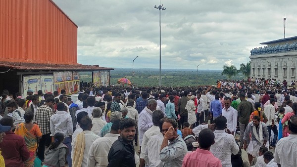 Over 10 thousand grooms registered for 250 brides at Adichunchanagiri Mutt Over 10 thousand grooms registered for 250 brides at Adichunchanagiri Mutt
