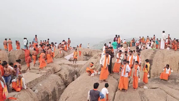 Thousands Of Hanuman Devotees Aather At Anjanadri Hill Thousands Of Hanuman Devotees Aather At Anjanadri Hill