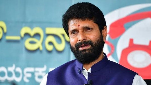 ಪ್ರಜಾಪ್ರಭುತ್ವದಲ್ಲಿ ಪಾಳೆಗಾರಿಕೆ ಮನಸ್ಥಿತಿ ಬದಲಾಗಬೇಕು
