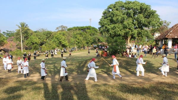 ಅಕ್ಕಿ ಹಿಟ್ಟಿನಿಂದ ಹಬ್ಬ ಆಚರಣೆ
