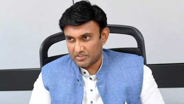 ayushman card to be distributed to 5.09 crore people on december 8 says Sudhakar ayushman card to be distributed to 5.09 crore people on december 8 says Sudhakar