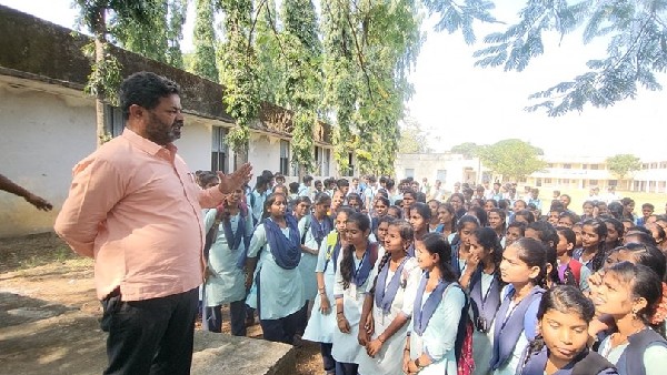 ನಾನು ಆದೇಶ ಮಾಡಲು ಇಲ್ಲಿಗೆ ಬಂದಿಲ್ಲ