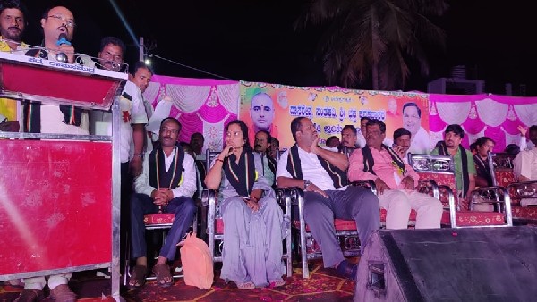 ಮಕ್ಕಳನ್ನು ವಿದ್ಯಾವಂತರನನ್ನಾಗಿ ಮಾಡಿ